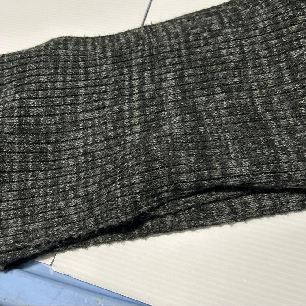 Claiborne Gray Ribbed Scarf - Picture 3 of 3